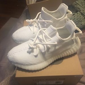 Yeezy 350 triple white